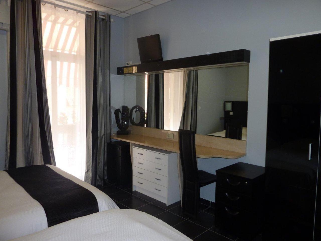 Hotel Villa Boeri Beausoleil Bagian luar foto